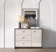 Kommode / Sideboard Mackenzie 05 | Farbe: Eiche Dunin / Kaschmir Hochglanz | Maße: 117 x 40 x 85 cm | Griffe: Metall | 1 Tür | 3 Schubladen | Soft-Close