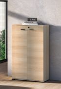 Kommode | Farbe: Eiche Lindberg | 2 Drehtüren | Soft-Close Funktion | 3 Fächer | 79 x 34 x 124 cm | für Büro und Homeoffice | abschließbare Türen