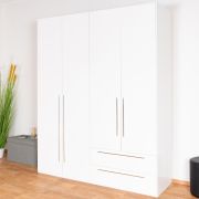 Drehtürenschrank / Kleiderschrank Siumu 28, Farbe: Weiß / Weiß Hochglanz - 224 x 182 x 56 cm (H x B x T)