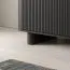 TV-Unterschrank | Schwarz | 3 Kipptüren | 3 Fächer | Lamellen | Push-to-open Funktion | Maße: 200 x 40 x 54 cm | auf Beinen oder hängend montierbar