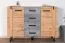 Kommode Atule 05, Farbe: Eiche / Grau - Abmessungen: 97 x 135 x 42 cm (H x B x T)