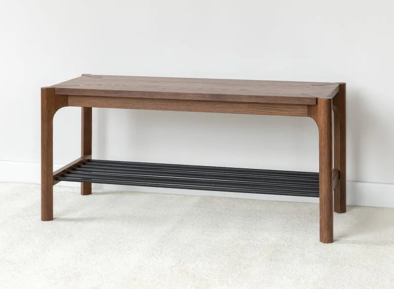 Schuhregal | Schuhbank | Farbe: Tabacco | Ablagefläche mit Metallsprossen | Eichenholz geölt | Massivholz | 83 x 33 x 40 cm | Seille 06