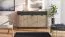Modernes Sideboard mit viel Stauraum Zvesdara 06, drei Schubladen, Farbe: Eiche Artisan / Schwarz, drei Türen, sechs Fächer, Maße: 92,5 x 157 x 40 cm