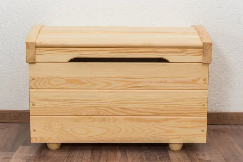 Truhe aus Kiefernholz