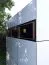Gartenhaus Lounge Frankfurt 01 mit Dachanbau | Elementgartenhaus | HPL-Fassadenplatten | Weiß / Anthrazit | Schleppdach | Grundfläche 10,5 m²