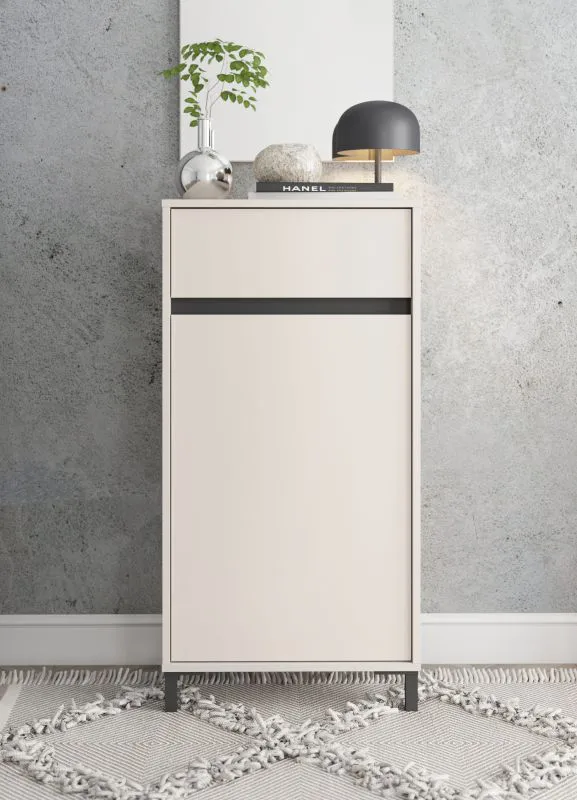 Kommode | 1 Schublade | Farbe: Kaschmir | 1 Drehtür | ABS-Kanten | 2 Fächer | Maße: 54,5 x 40 x 109,5 cm | Beine: Schwarz | für den Eingangsbereich