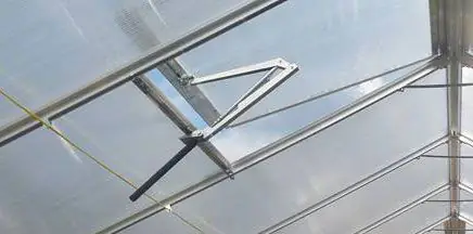 Zusätzliches Dachfenster mit automatischer Öffnungsfunktion, gehärtetes Glas 4 mm