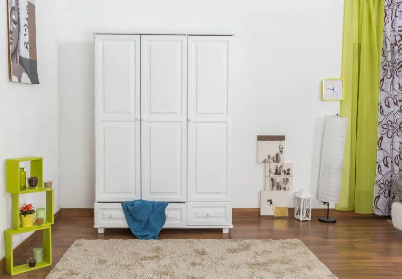 Kleiderschrank | 3 Drehtüren | 2 Schubladen | 4 Fächer | mit Kleiderstange | 133 cm breit | Massivholz | Farbe: Weiß Abbildung