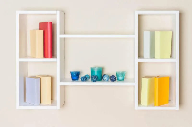 Hängeregal, Wandregal, Bücherregal - 108 cm breit, Kiefer Massivholz, Farbe: Weiß Abbildung