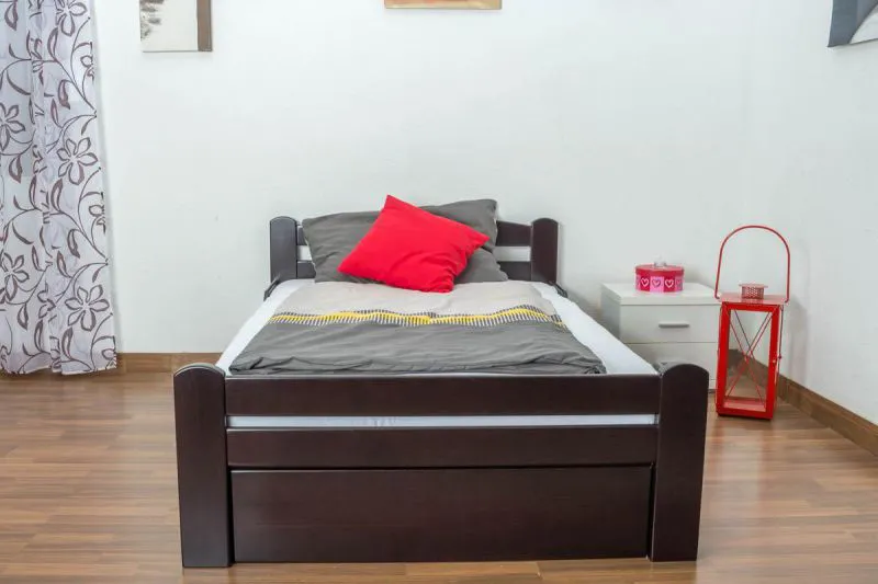 Massivholzbett Buche 120 x 200 cm Schokobraun mit Lattenrost Abbildung
