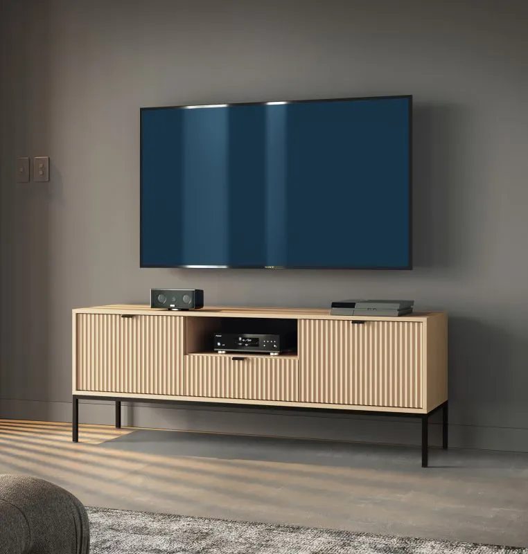 TV-Unterschrank | geriffelte Front | Farbe: Eiche Vicenza | 2 Türen | 1 Schublade | Maße: 154 x 39 x 56 cm | Griffe & Beine: Schwarz | ABS-Kanten